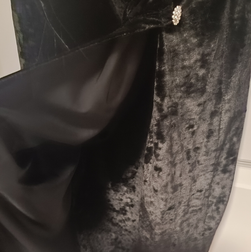 M🖤Revamped Elegant Black Velvet Faux Wrap Dress Halloween Costume - Picture 6 of 9